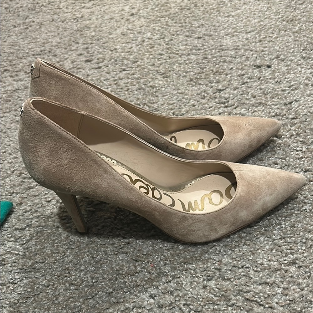 Sam Edelman Women's Nude Suede Pointed-Toe Pumps - Picture 2 of 5